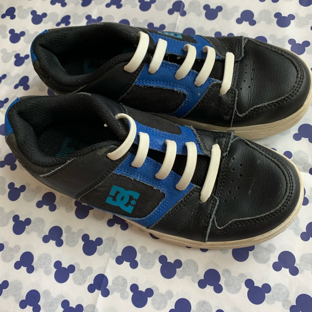 Kids skater shoes size 3